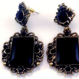 BLACK VICTORIAN CRYSTAL GLASS EARRINGS DANGLE